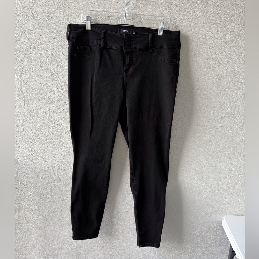 Torrid Black Skinny Stretch Jeans Size 18T Stretch‎ Goth Moto Bikercore